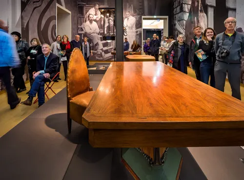 Large table