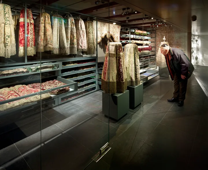 Textile treasuries