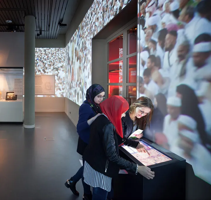 You discover the rituals of the Hajj in a space that represents Mecca.
