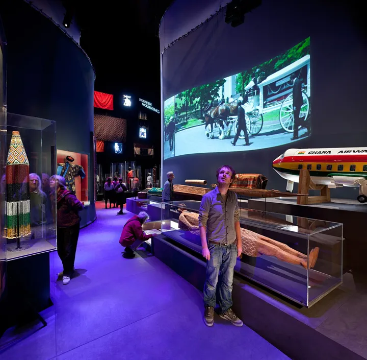 An immersive experience with objects and media