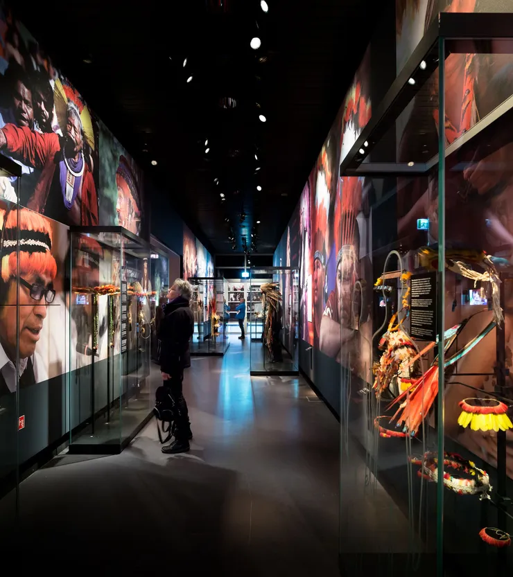 A hall full of headdress