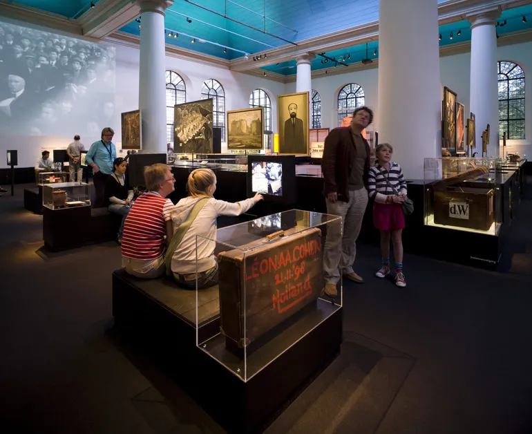 Exploring interactive screens